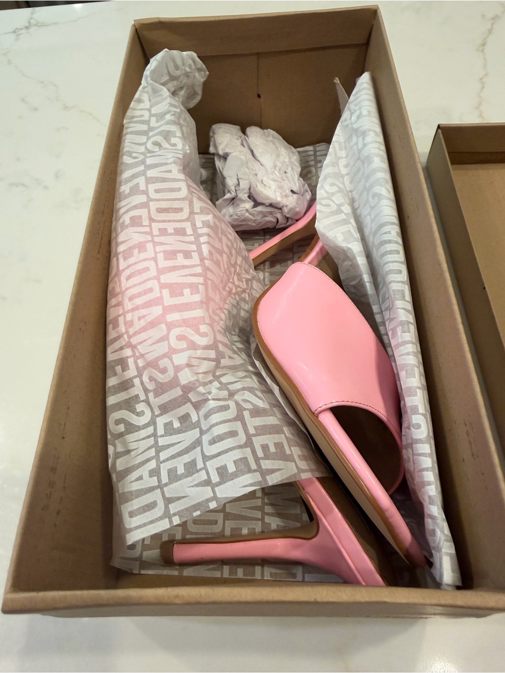 π Steve Madden Signal Pink Patent Heels - Picture 4 of 17